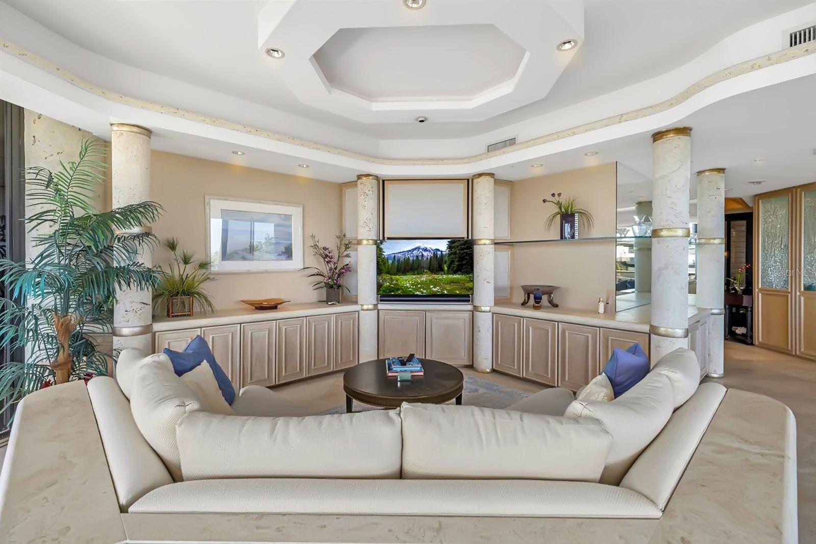 Image 3 of 27 For 435 L Ambiance Drive H402