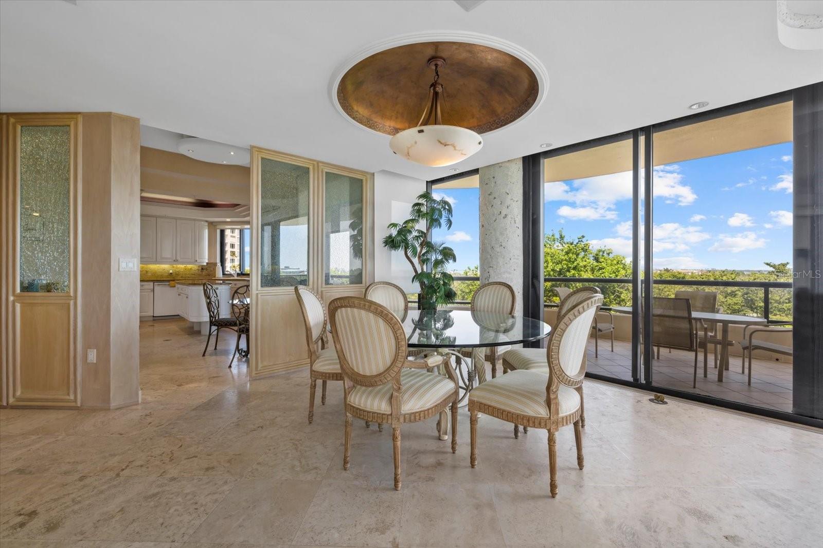 Image 8 of 27 For 435 L Ambiance Drive H402
