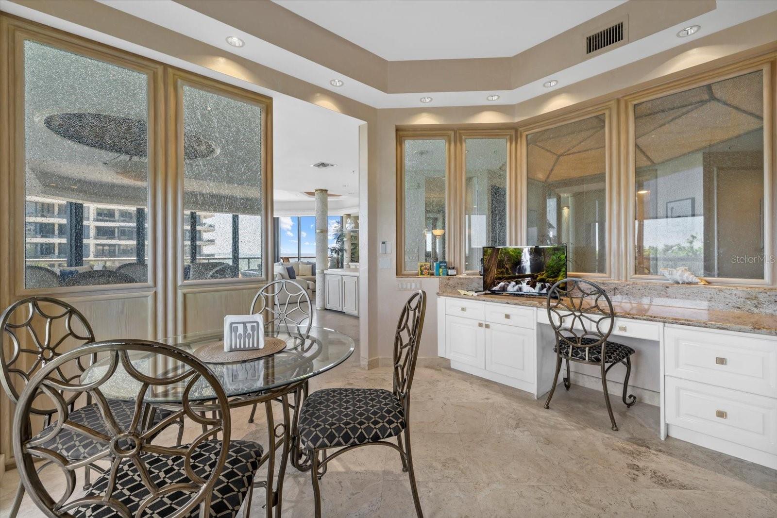 Image 9 of 27 For 435 L Ambiance Drive H402