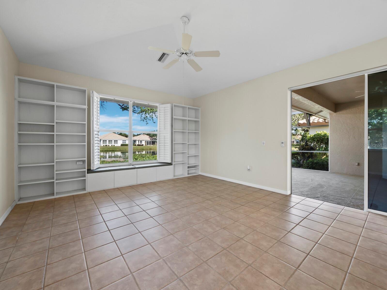 Image 10 of 33 For 3835 Alamanda Drive