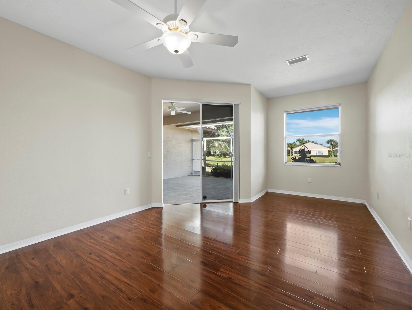 Image 13 of 33 For 3835 Alamanda Drive