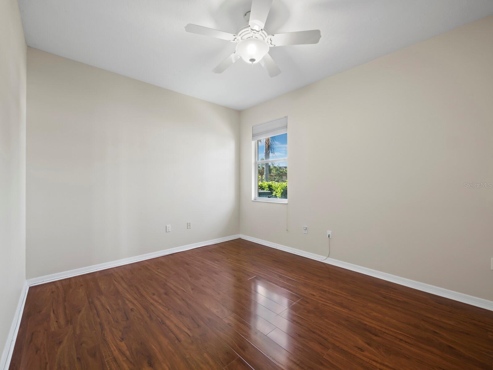 Image 17 of 33 For 3835 Alamanda Drive