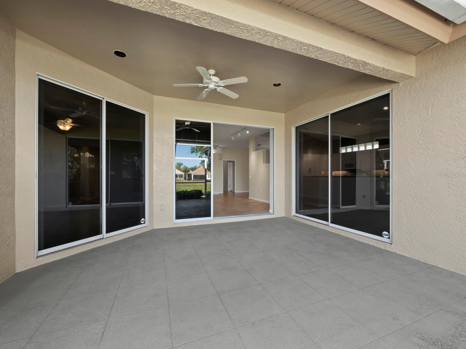 Image 23 of 33 For 3835 Alamanda Drive