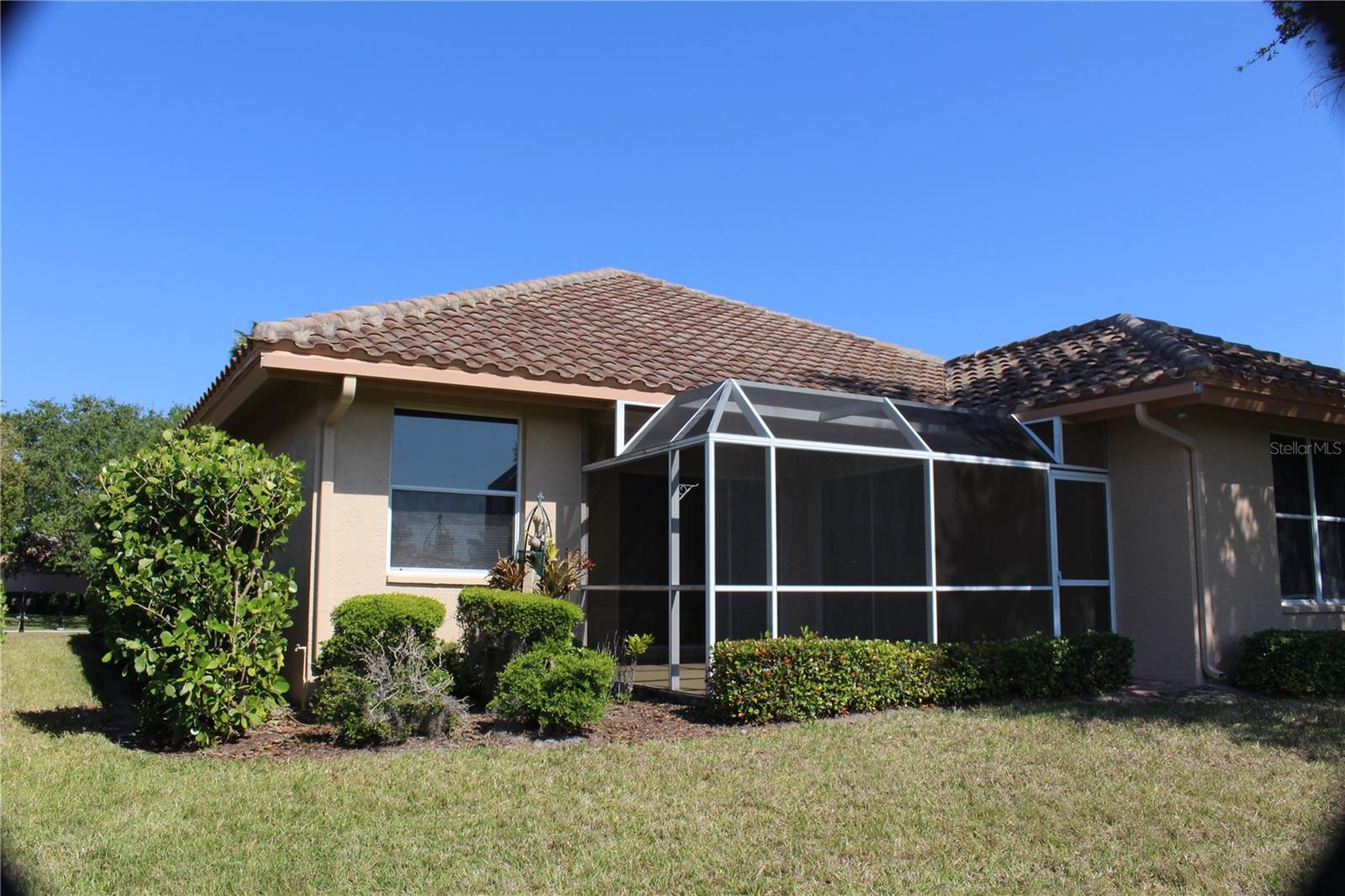 Image 4 of 33 For 3835 Alamanda Drive