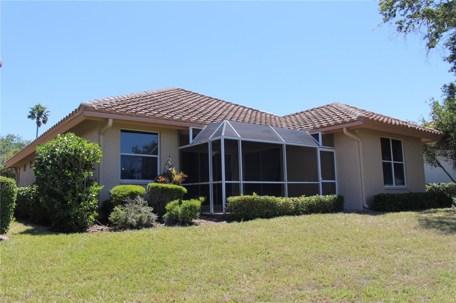 Image 7 of 33 For 3835 Alamanda Drive