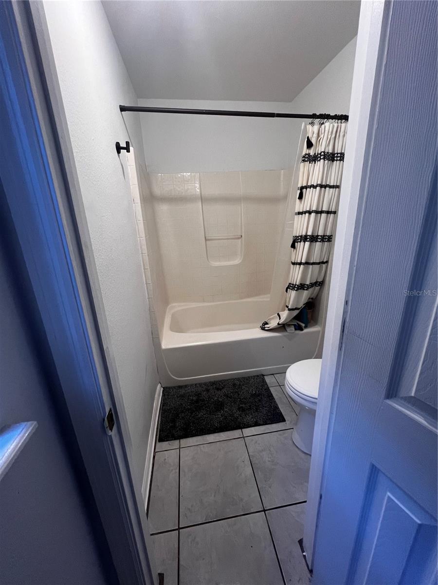 Image 4 of 6 For 6762 Pomeroy Circle