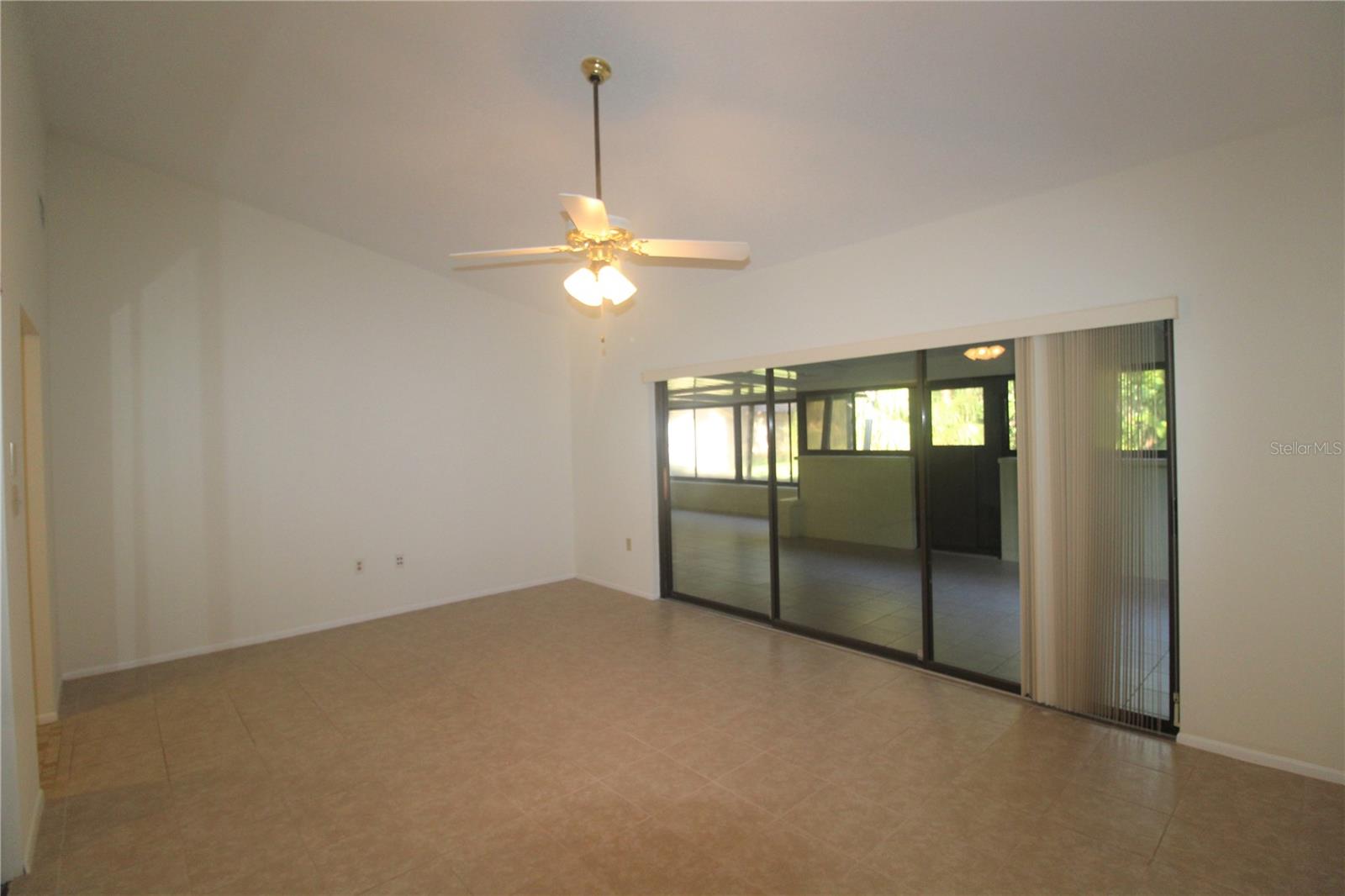 Image 15 of 30 For 4633 La Jolla Drive