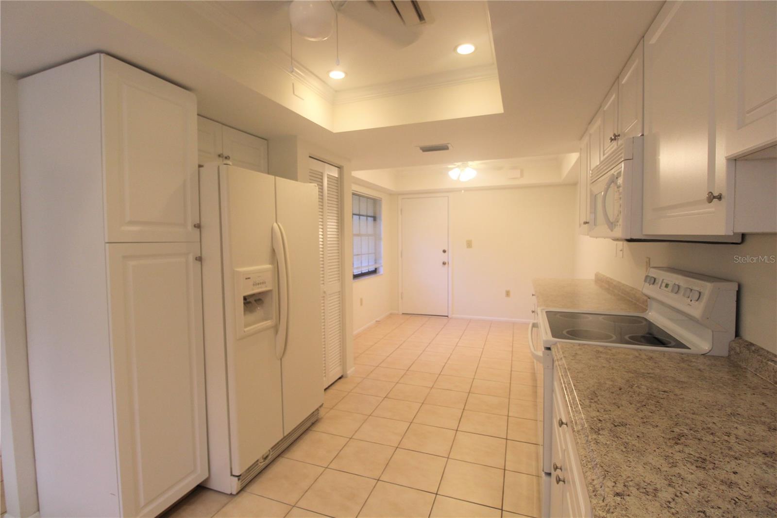 Image 4 of 30 For 4633 La Jolla Drive