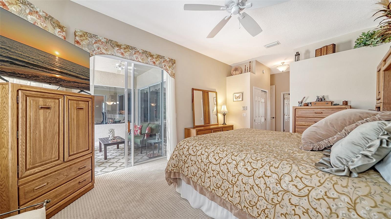Image 33 of 62 For 11215 Rivers Bluff Circle