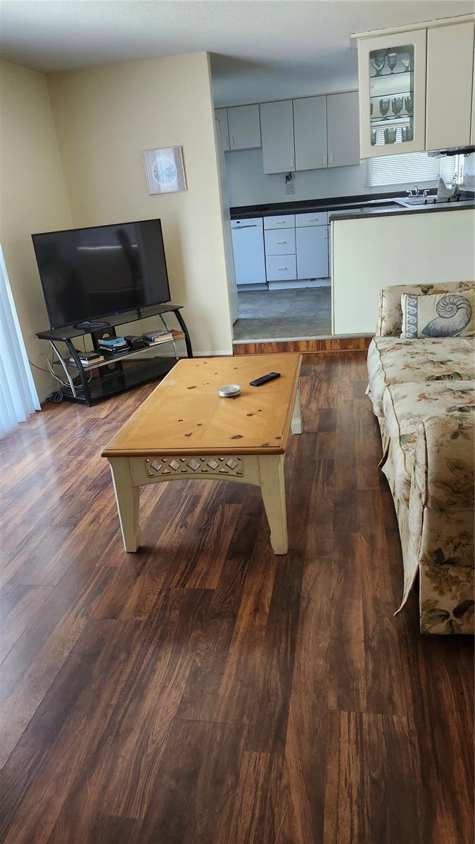 Listing photo id 8 for 2701 16th Street Court W