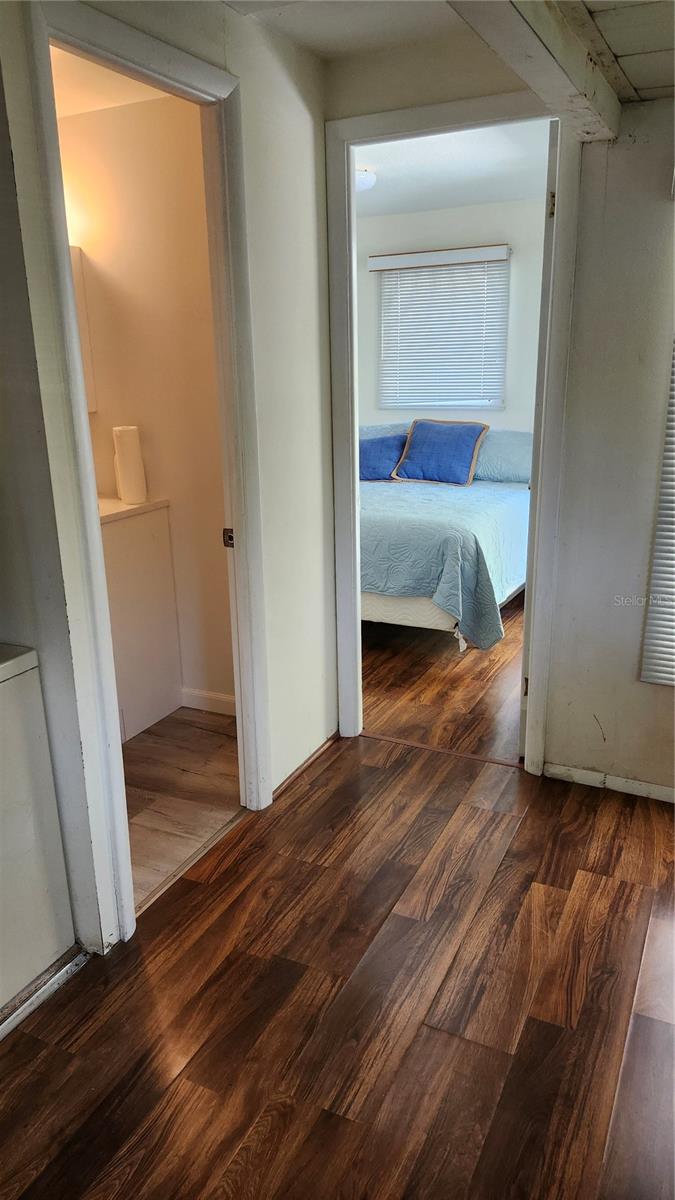 Listing photo id 12 for 2701 16th Street Court W
