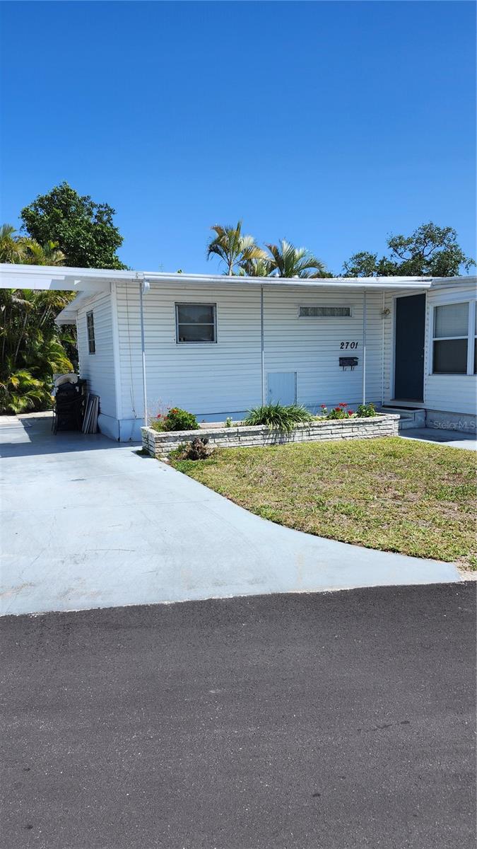 Listing photo id 0 for 2701 16th Street Court W