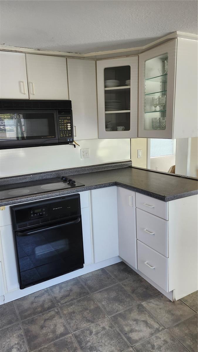 Listing photo id 2 for 2701 16th Street Court W