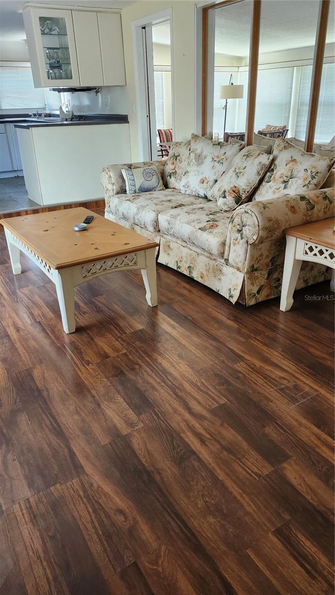 Listing photo id 7 for 2701 16th Street Court W