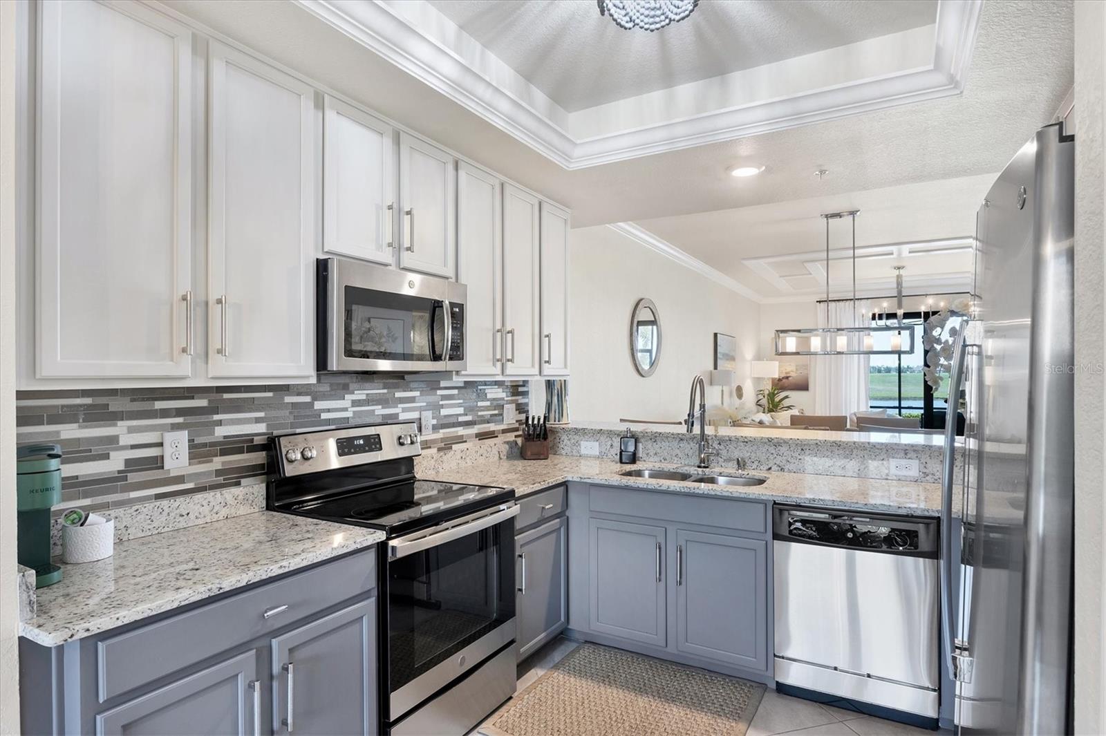 Image 14 of 63 For 5624 Palmer Circle 105