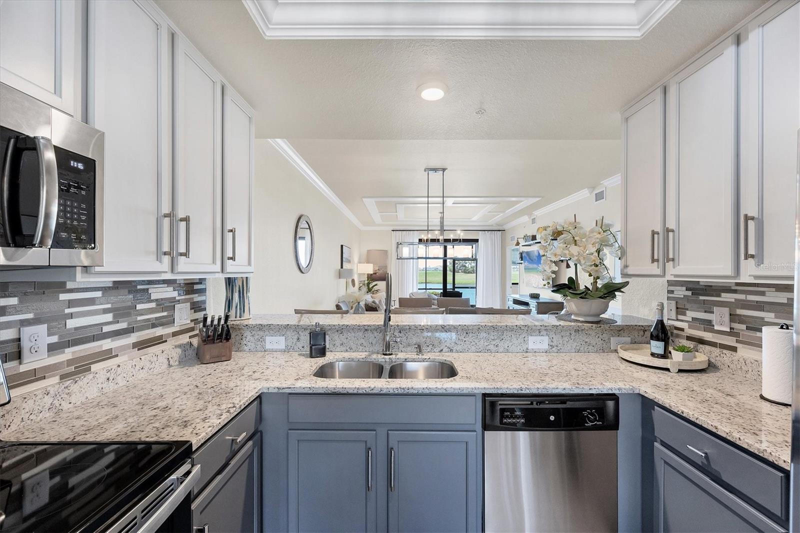 Image 16 of 63 For 5624 Palmer Circle 105