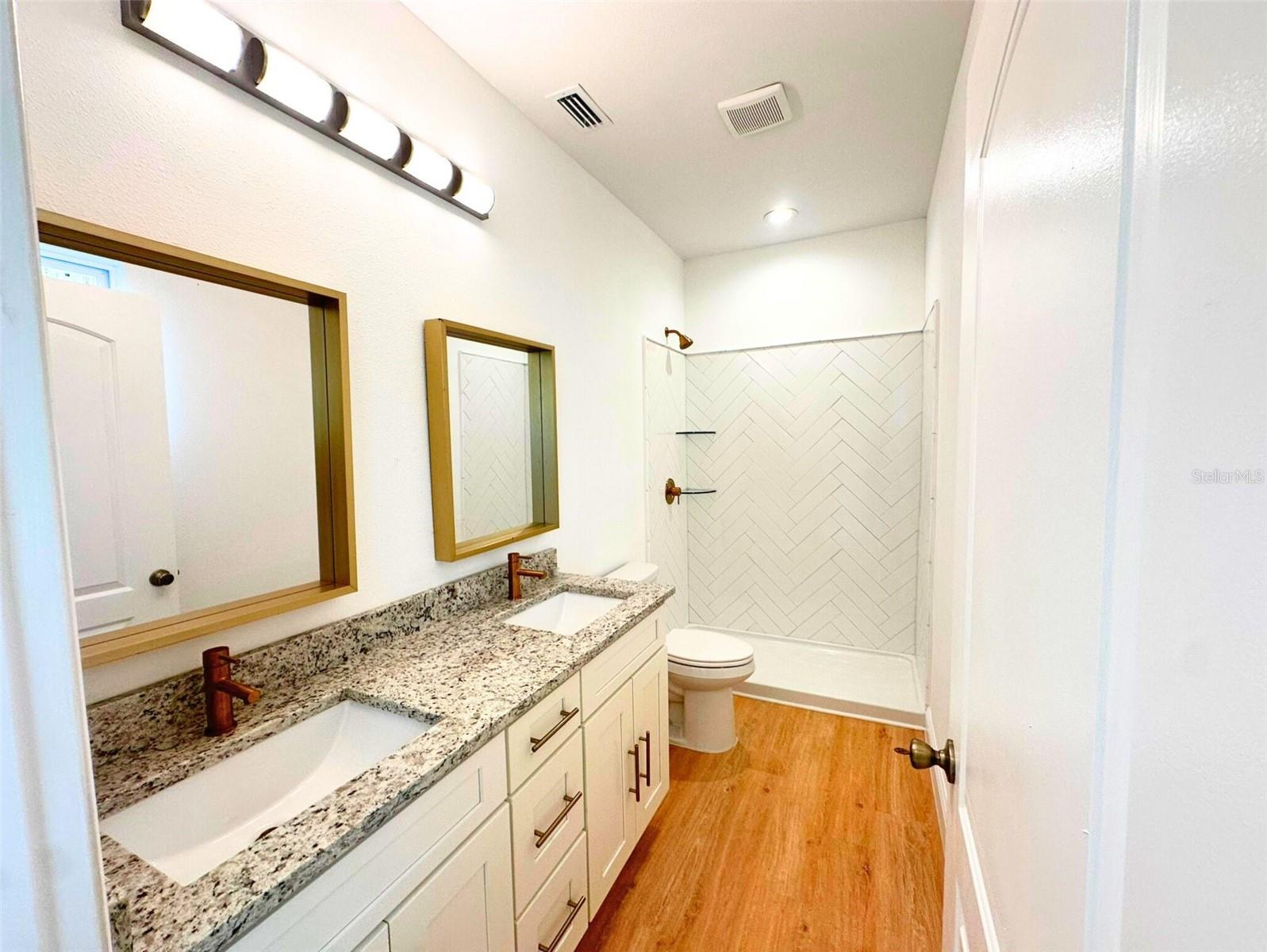 Image 18 of 31 For 8297 Strasse Boulevard