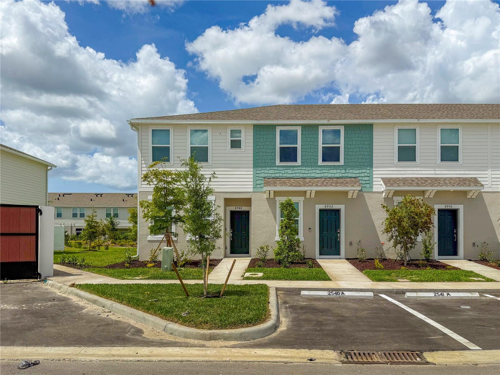 Image 2 of 23 For 8948 Daybreak Street