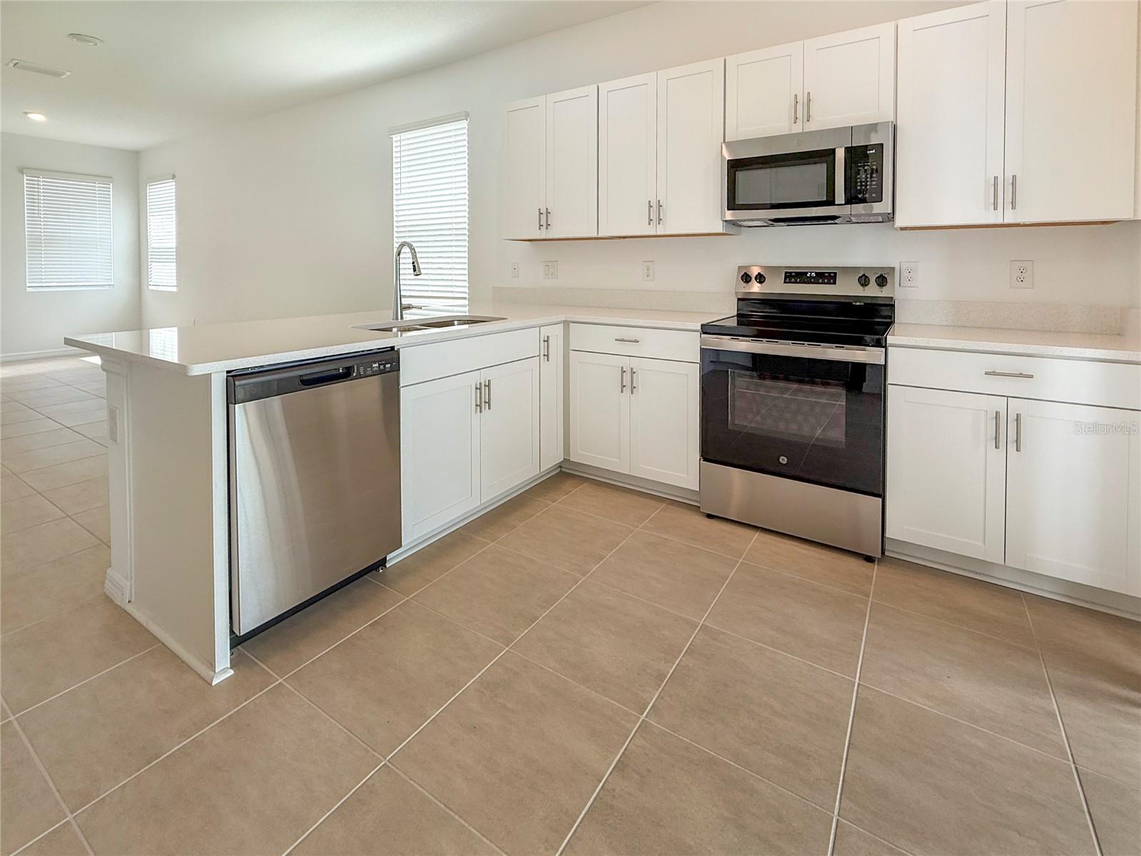 Image 6 of 23 For 8948 Daybreak Street