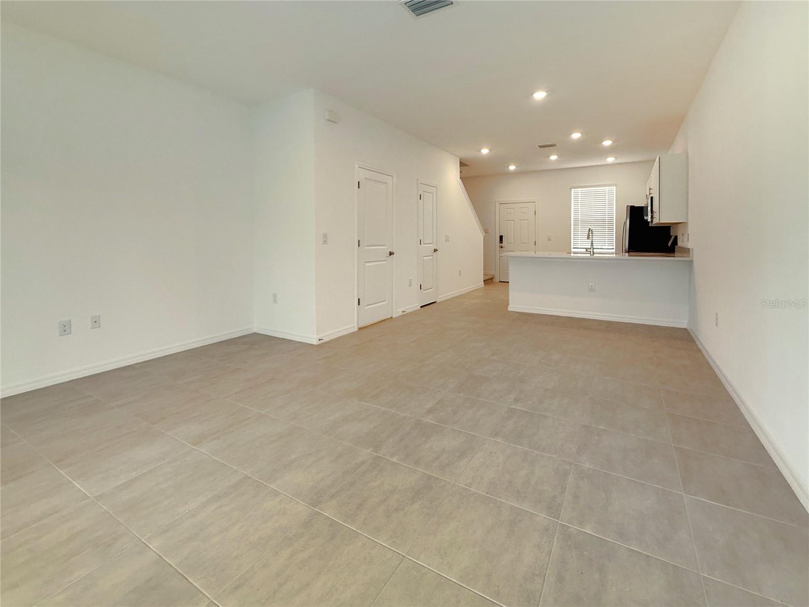 Image 5 of 21 For 8956 Daybreak Street