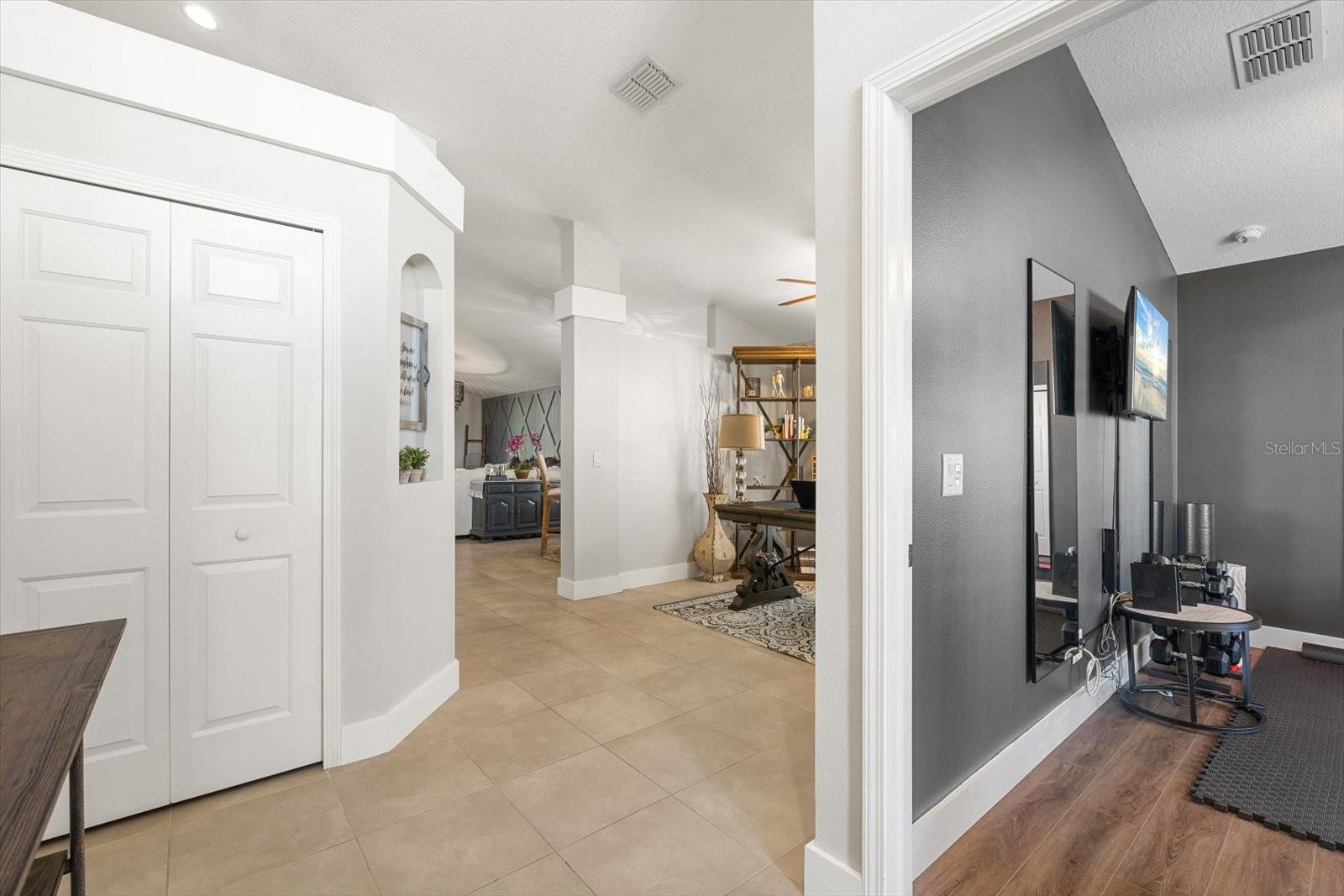 Image 6 of 50 For 4904 58th Terrace E