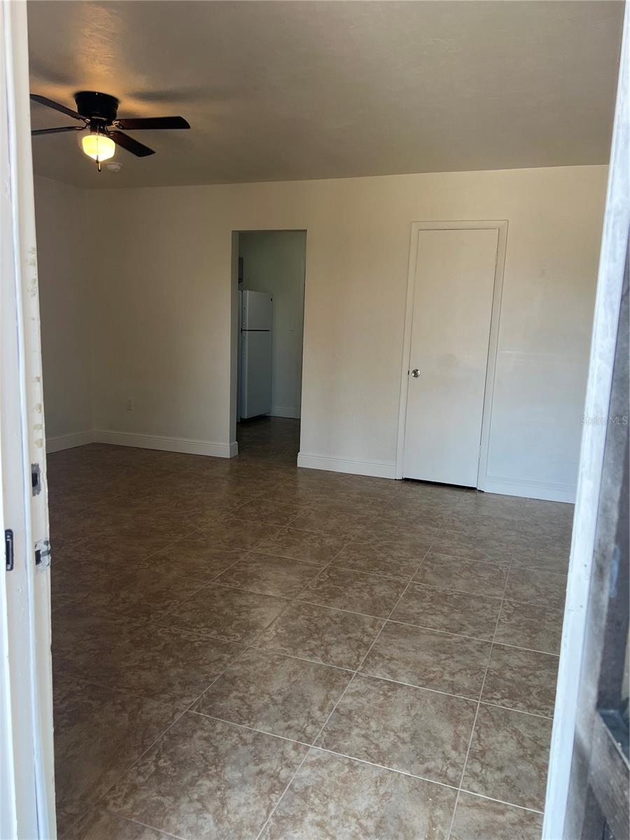 Image 3 of 18 For 21274 Coulton Avenue