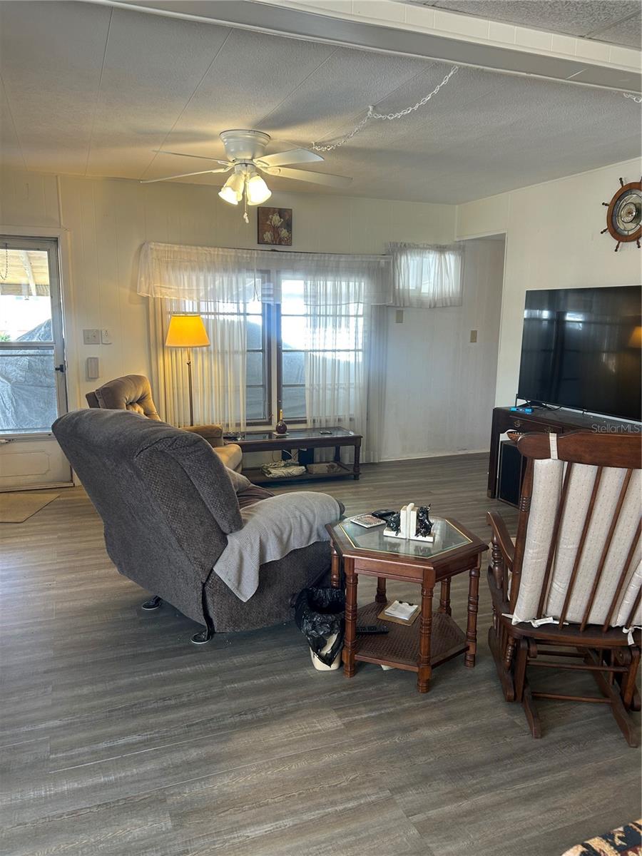 Image 10 of 20 For 406 49th Avenue Drive W