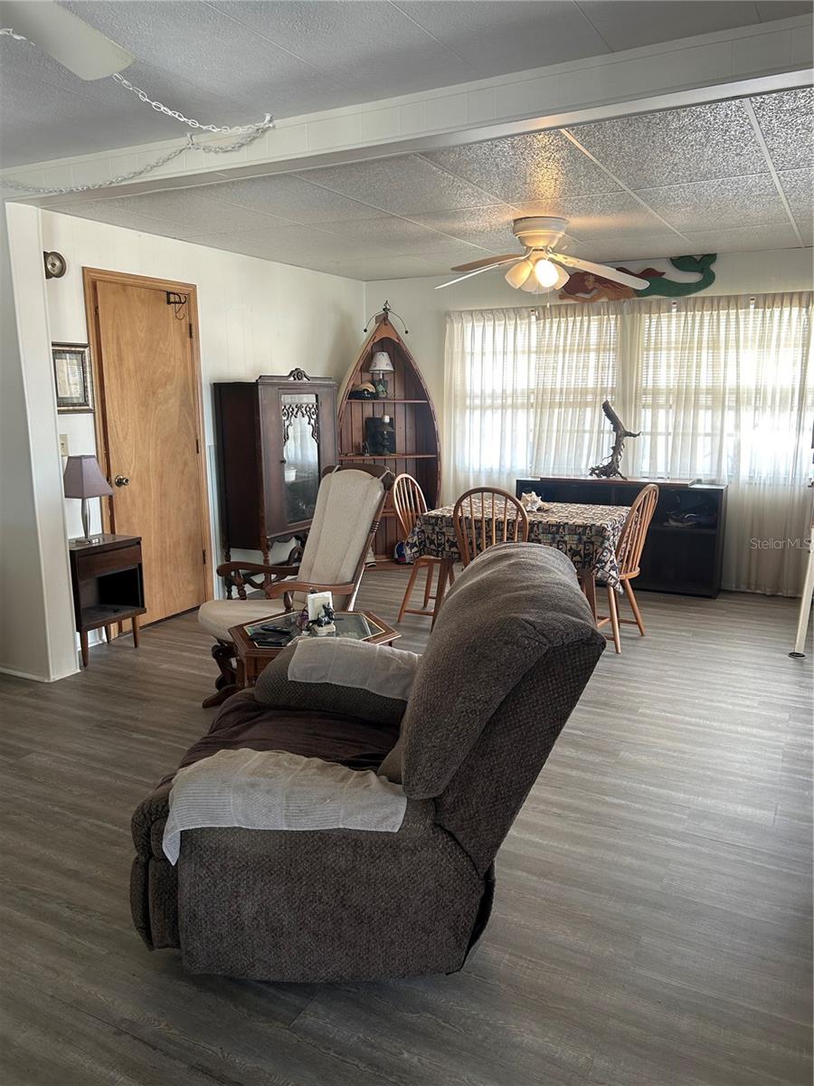 Image 7 of 20 For 406 49th Avenue Drive W