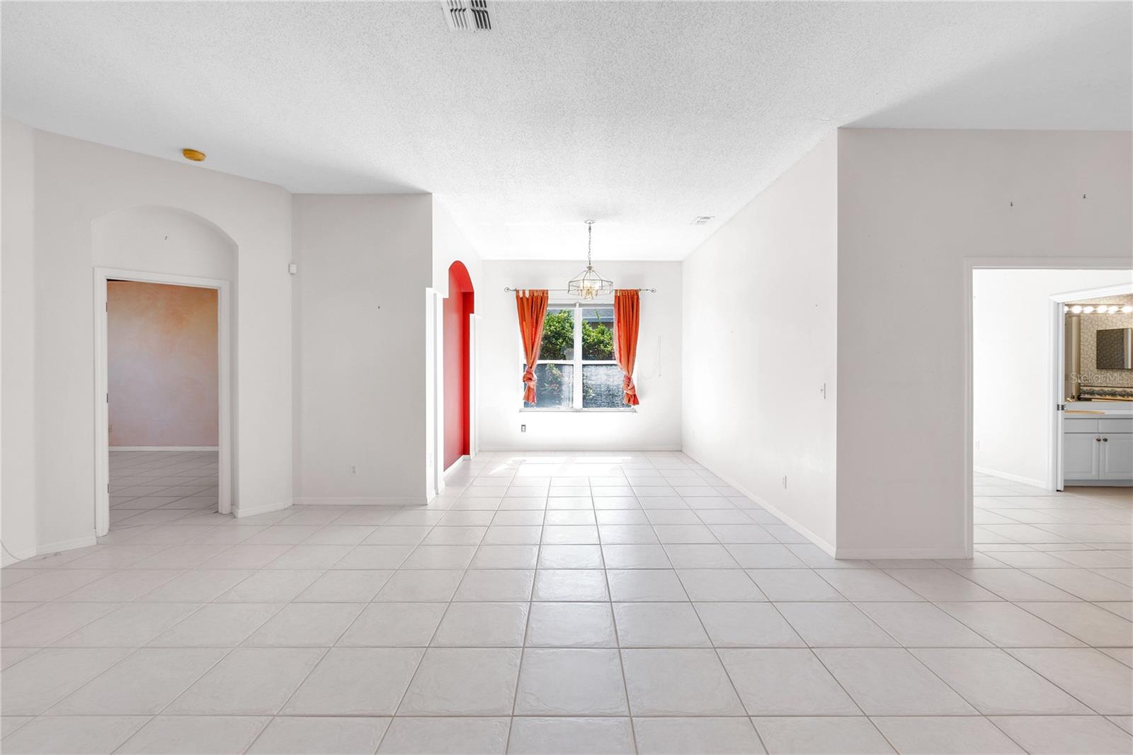 Image 11 of 52 For 4918 Avon Lane