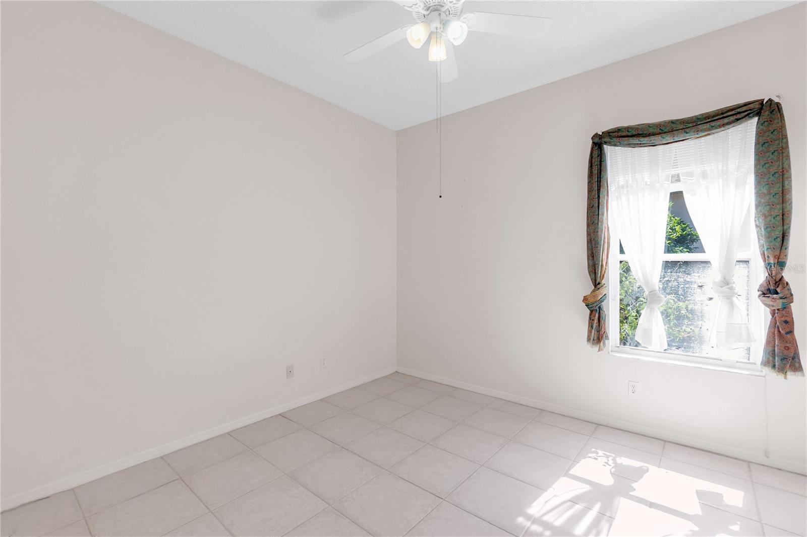 Image 16 of 52 For 4918 Avon Lane