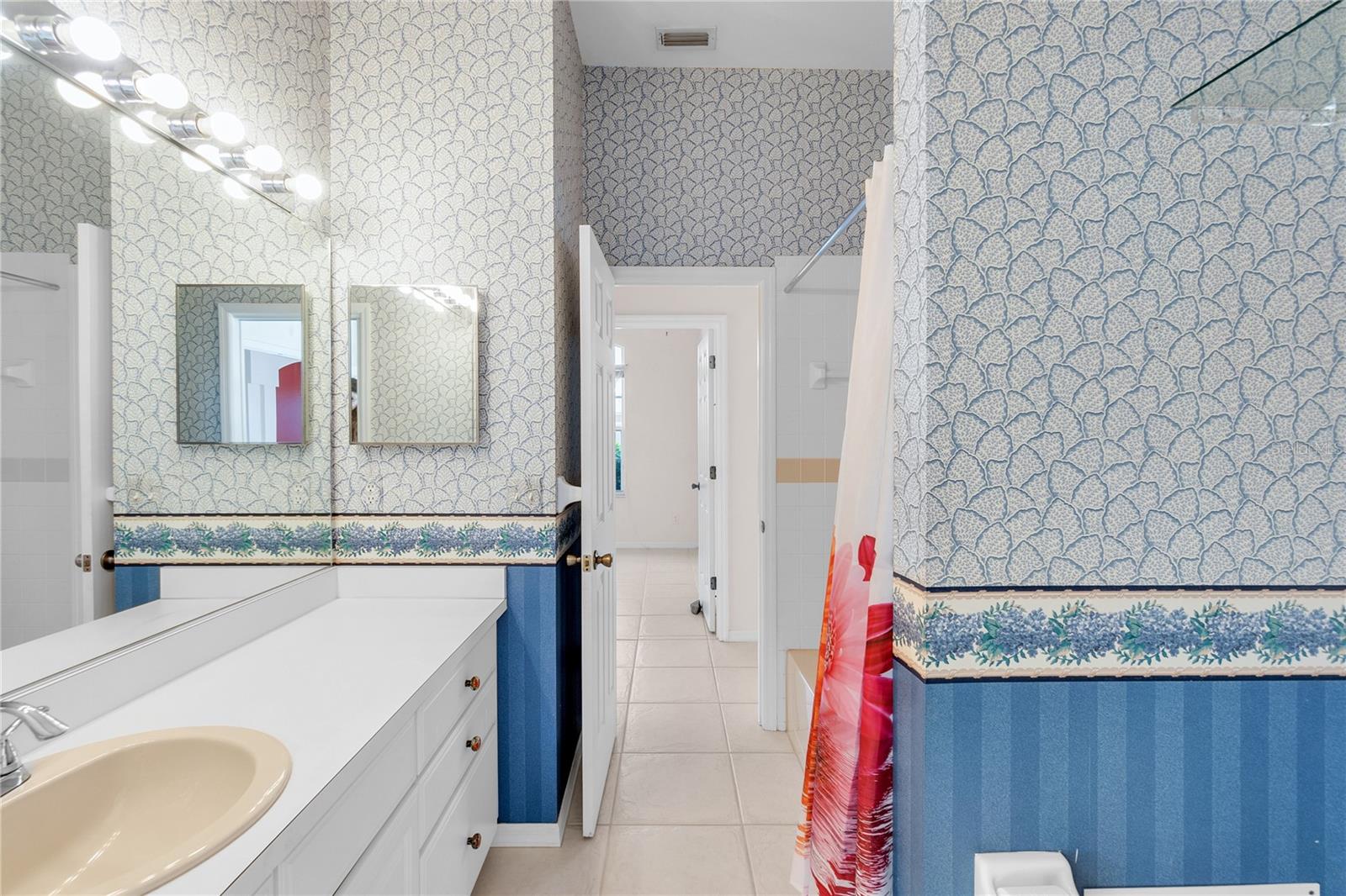 Image 18 of 52 For 4918 Avon Lane