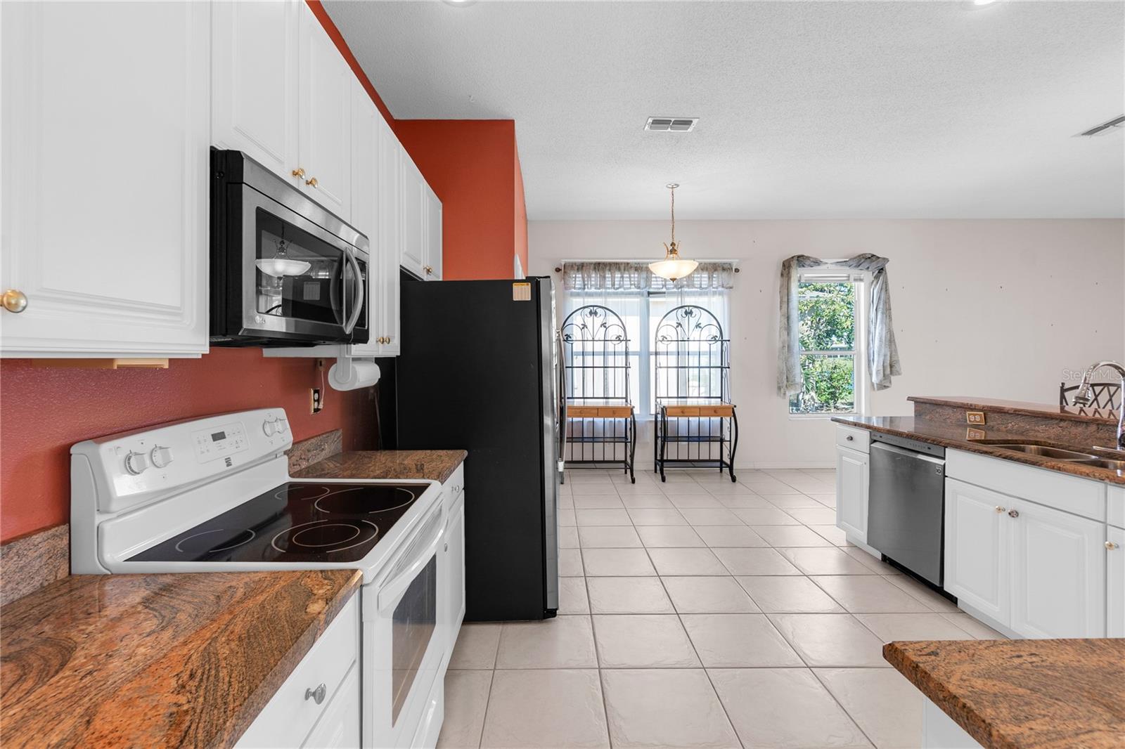 Image 19 of 52 For 4918 Avon Lane