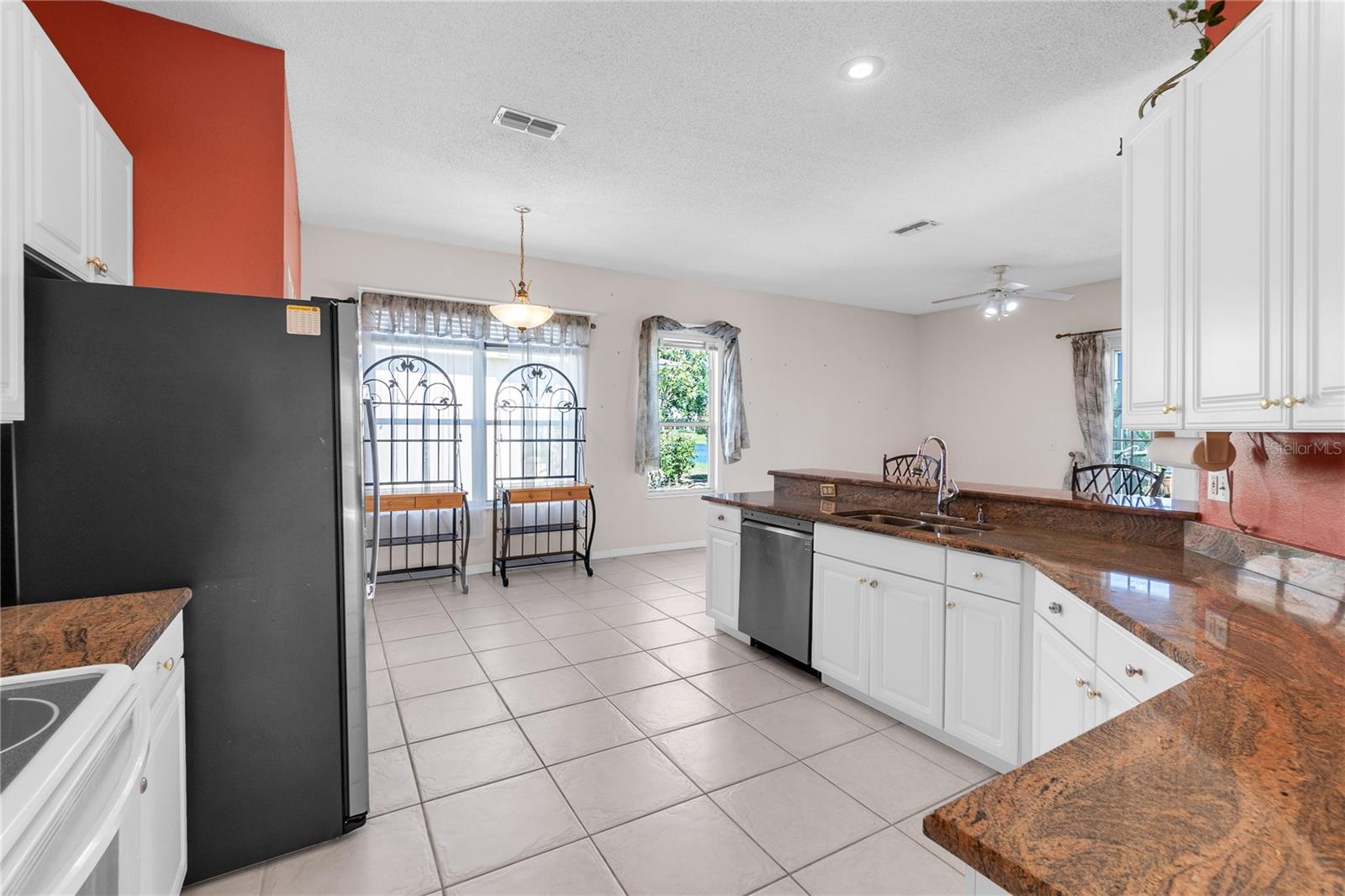 Image 20 of 52 For 4918 Avon Lane