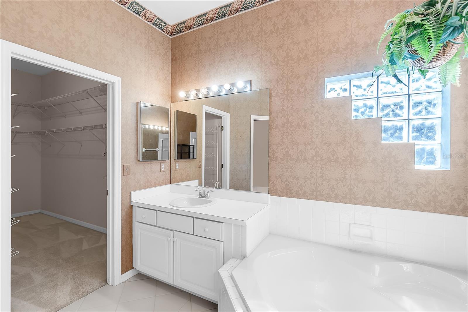 Image 30 of 52 For 4918 Avon Lane