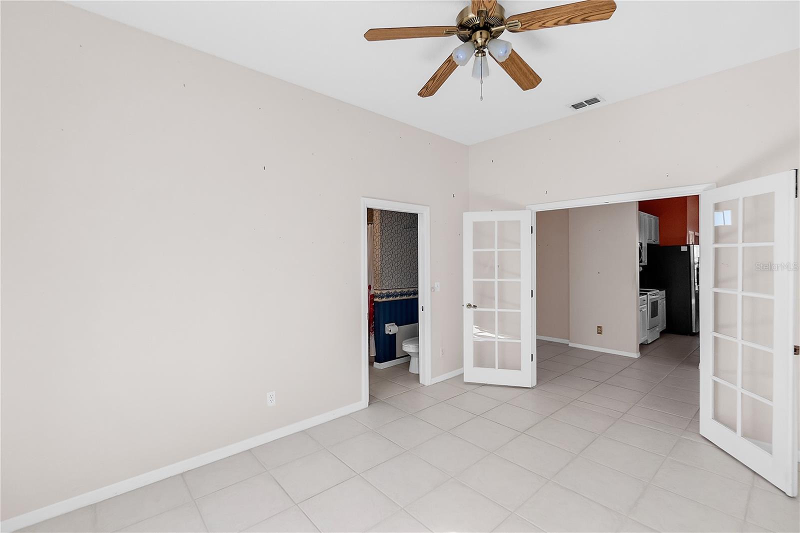 Image 35 of 52 For 4918 Avon Lane