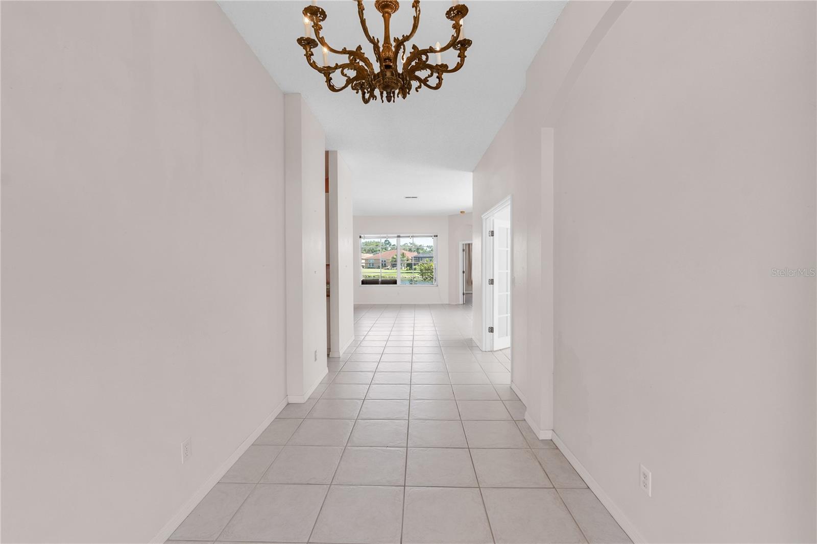 Image 7 of 52 For 4918 Avon Lane