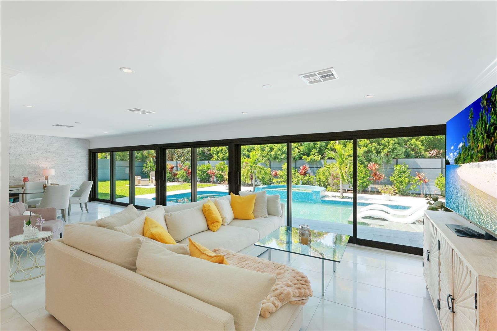 Image 3 of 20 For 526 Bird Key Drive