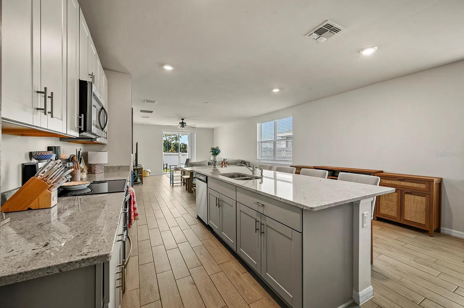 Image 5 of 21 For 43705 Cattleman Drive