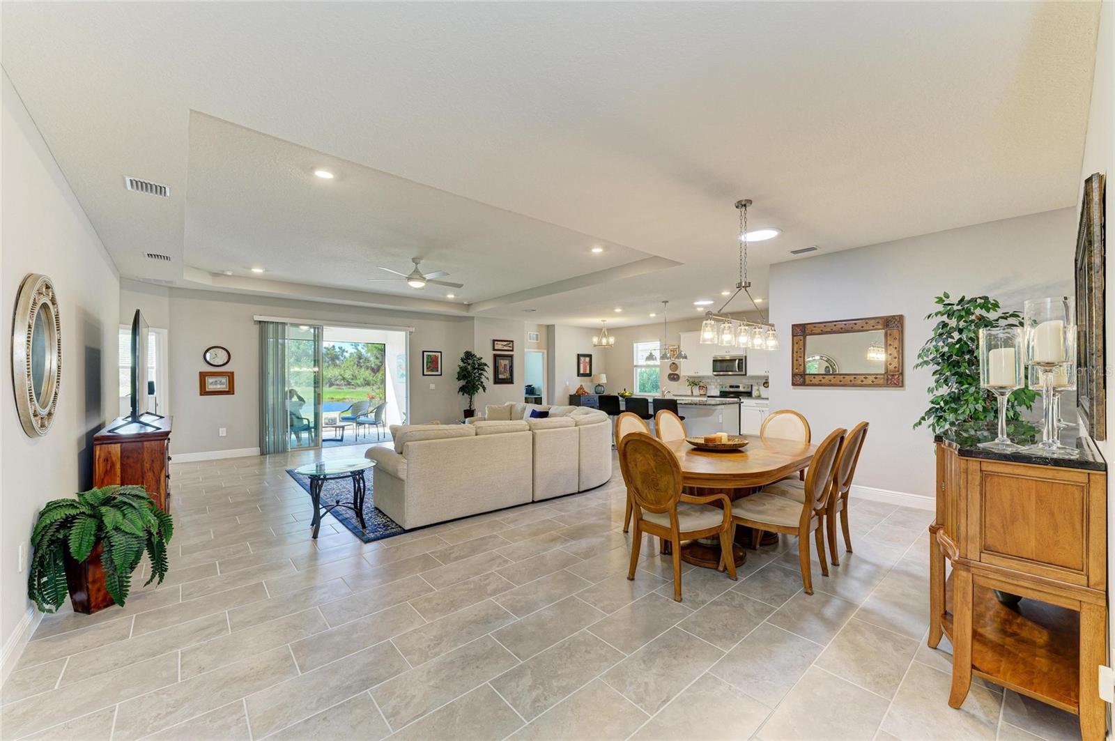 Image 14 of 83 For 17555 Cantarina Cove