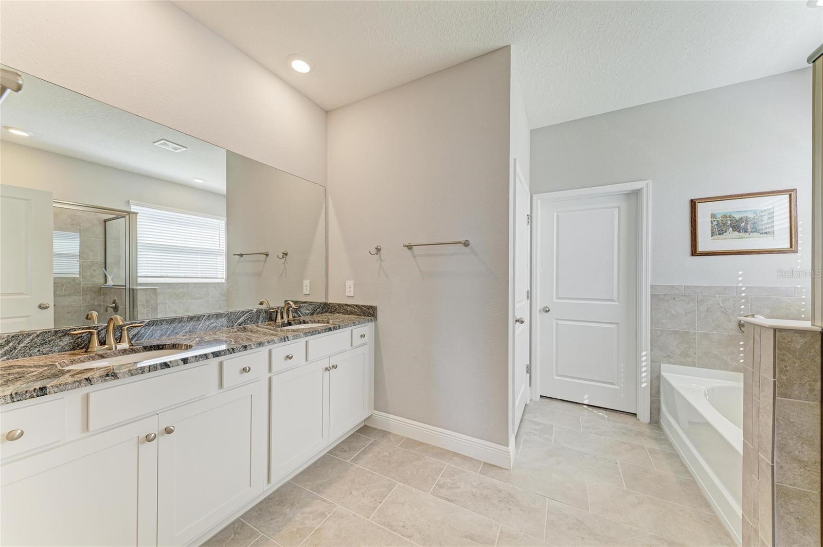 Image 46 of 83 For 17555 Cantarina Cove