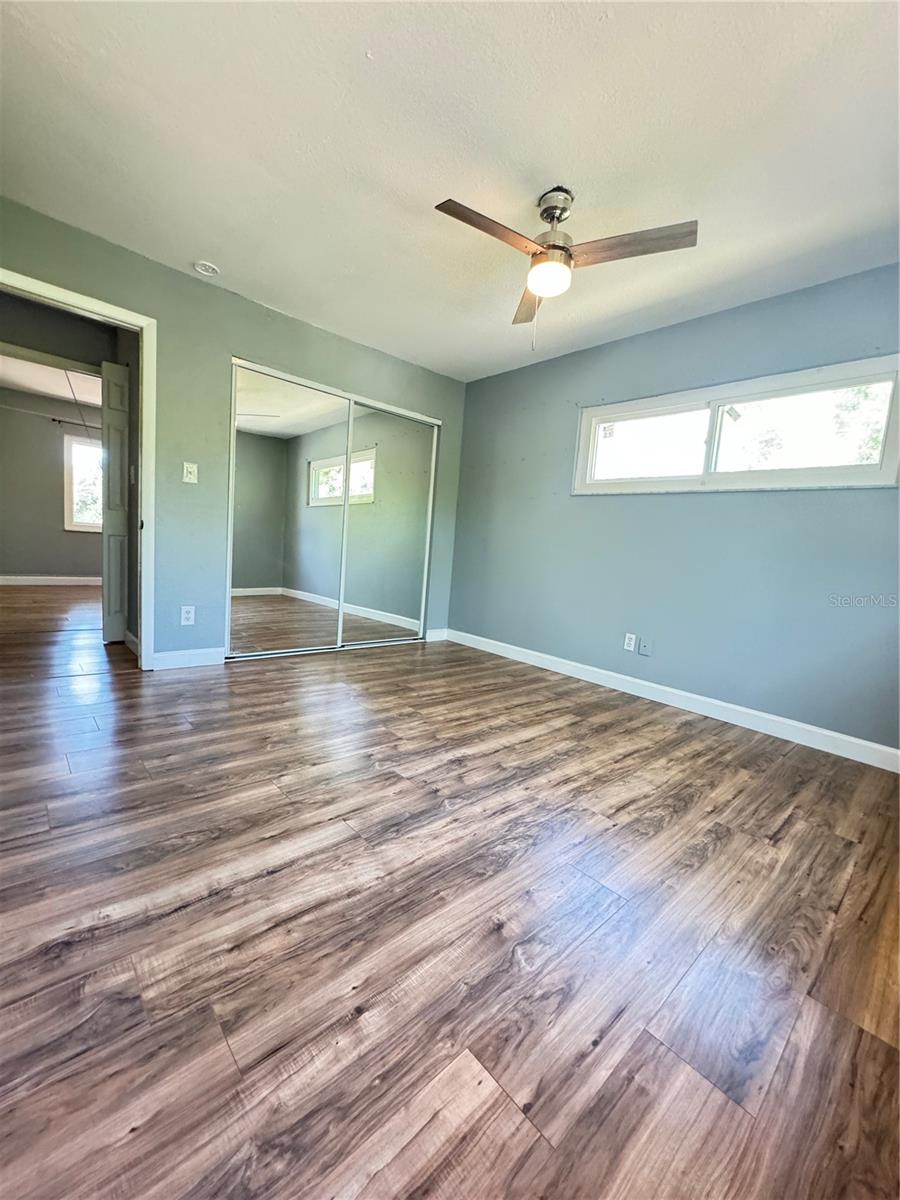 Image 18 of 31 For 307 Amherst Avenue 44
