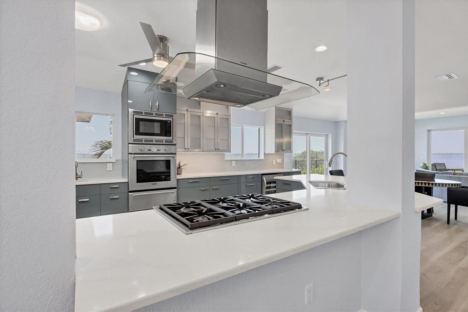 Image 18 of 60 For 3931 Bay Shore Road