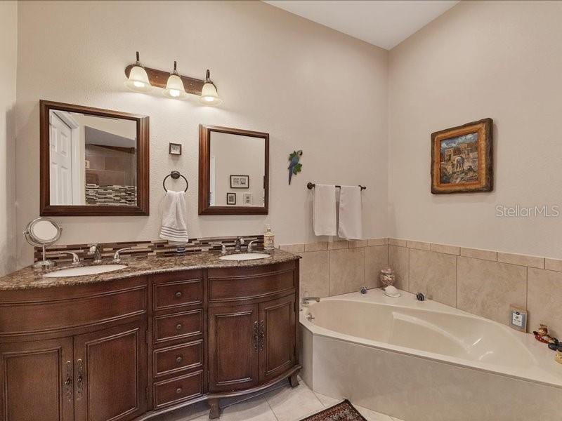 Image 22 of 54 For 7724 Palm Aire Lane