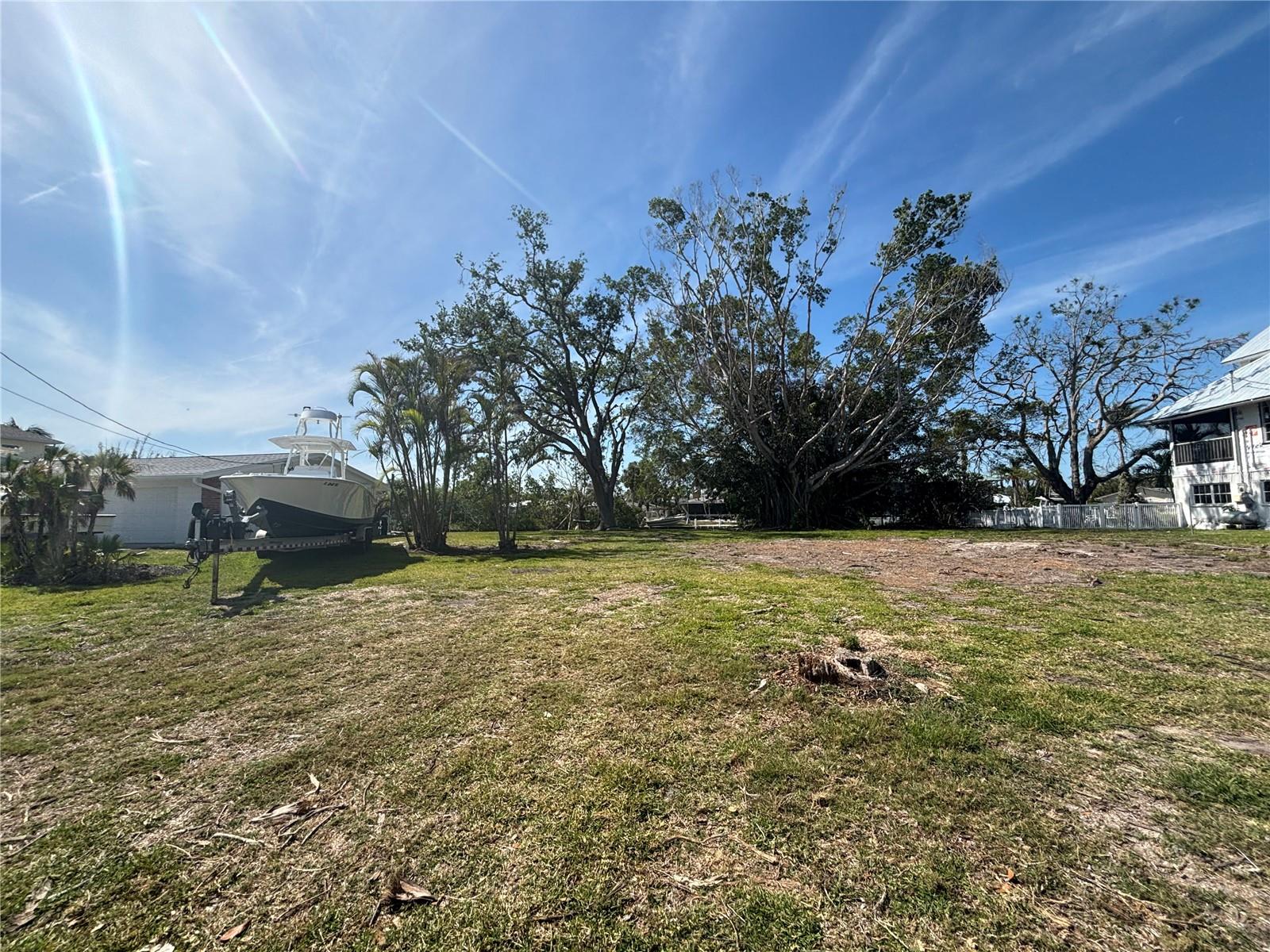 Image 2 of 8 For 4417 Dolphin Lane