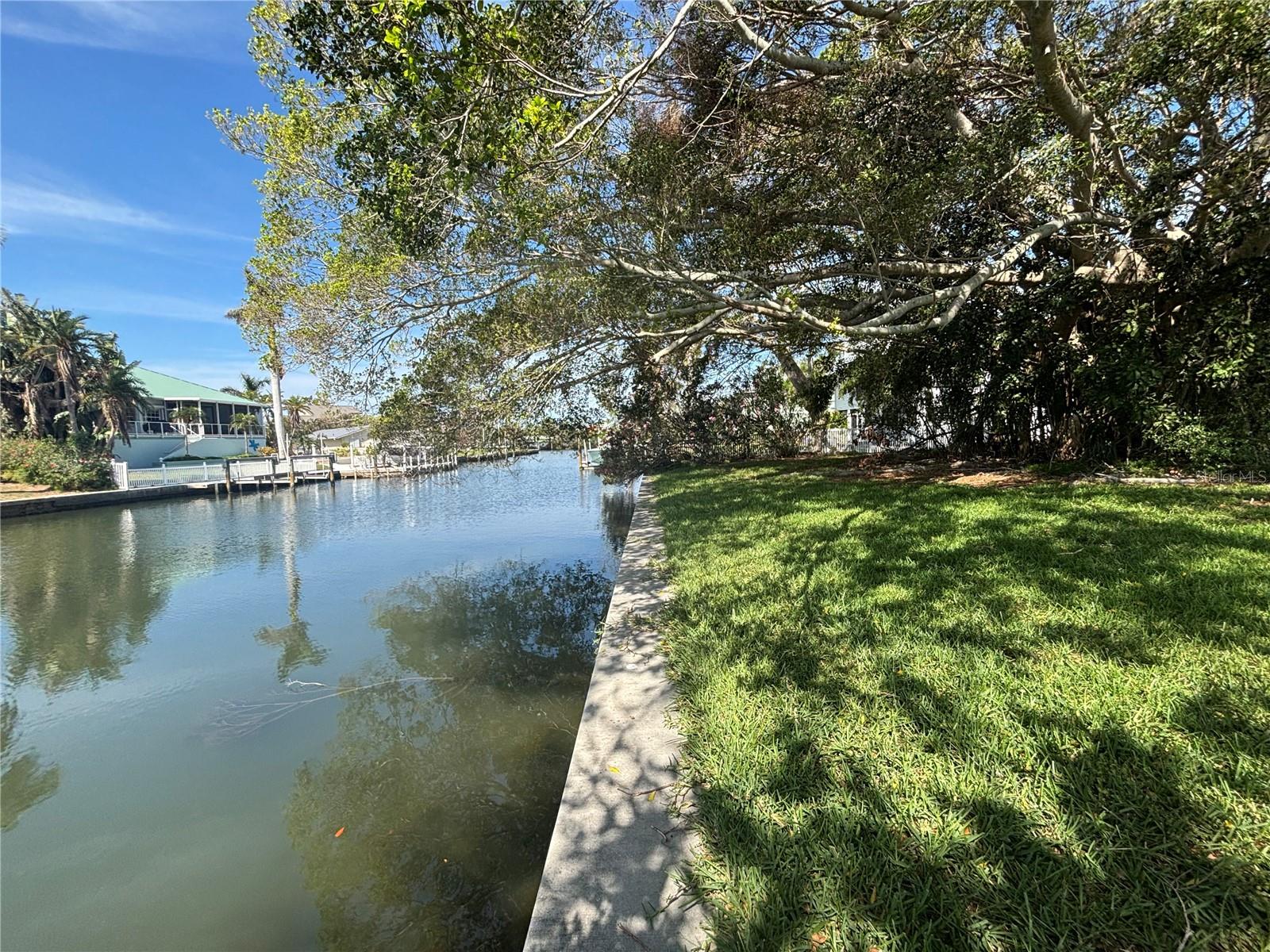 Image 5 of 8 For 4417 Dolphin Lane