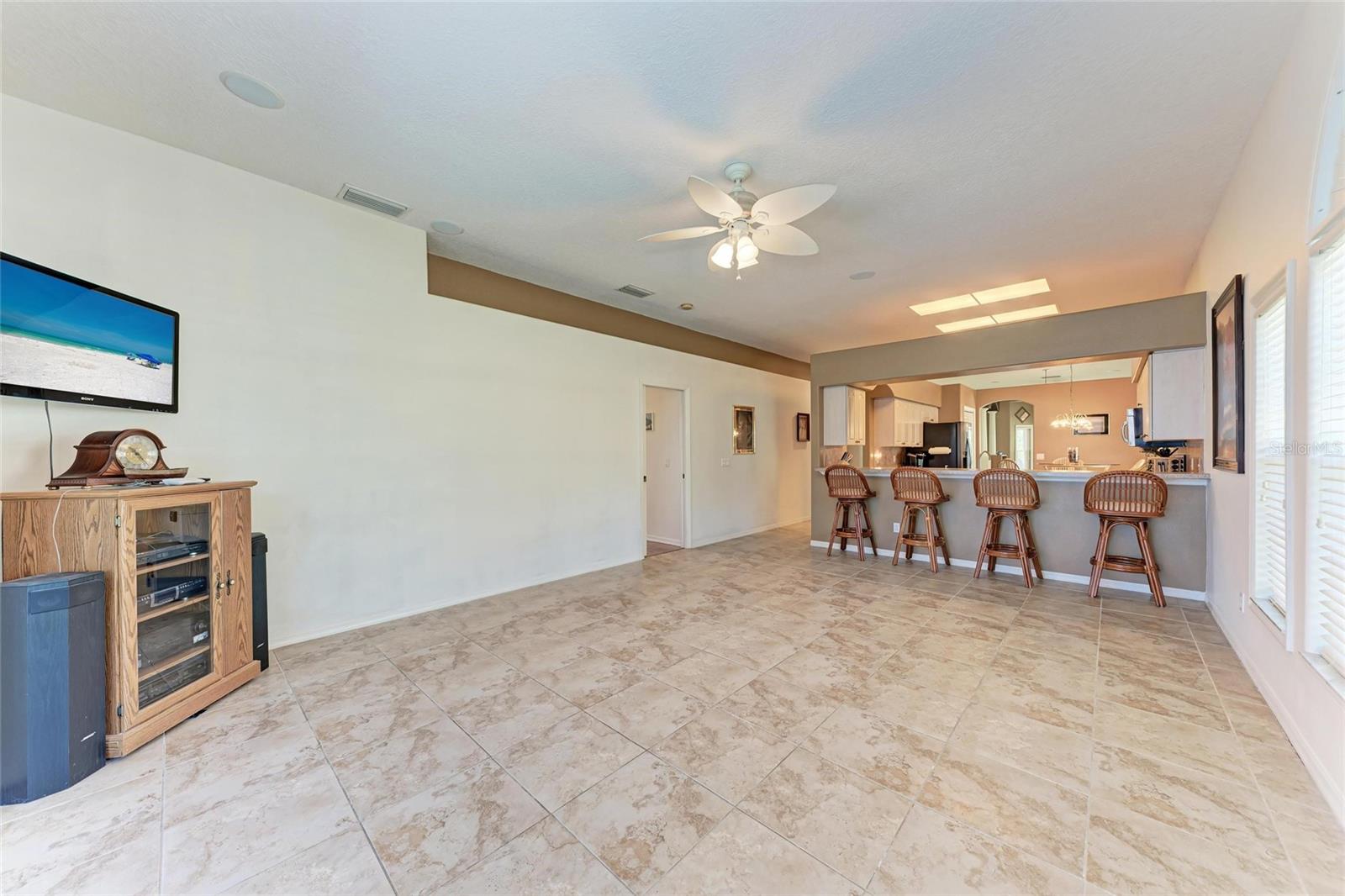 Image 17 of 58 For 6106 New Paris Way