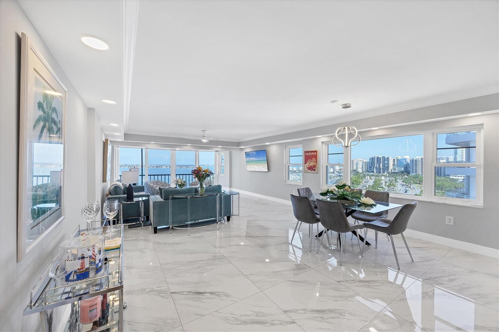 Image 14 of 39 For 555 Gulfstream Avenue 1401
