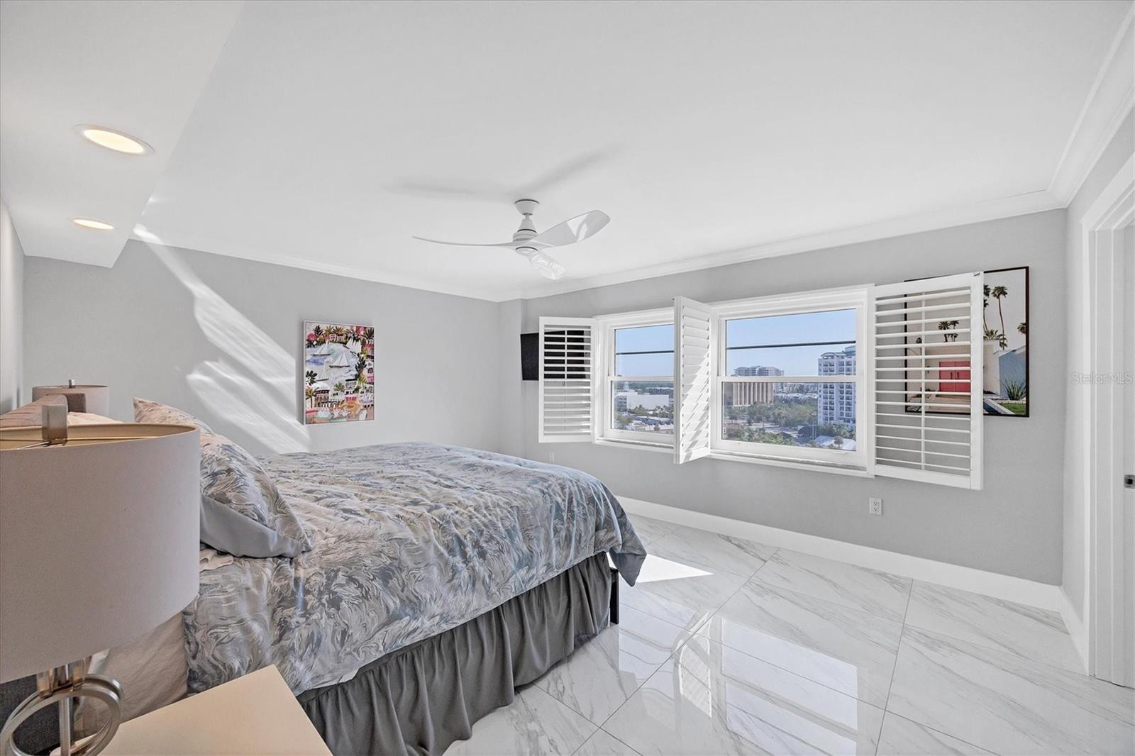 Image 17 of 39 For 555 Gulfstream Avenue 1401