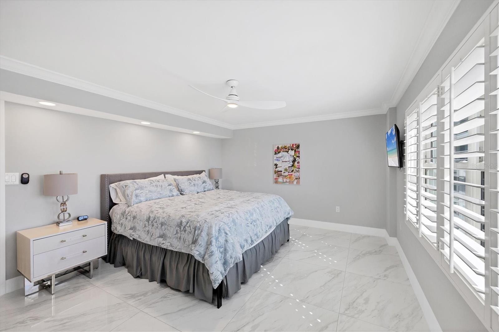 Image 18 of 39 For 555 Gulfstream Avenue 1401