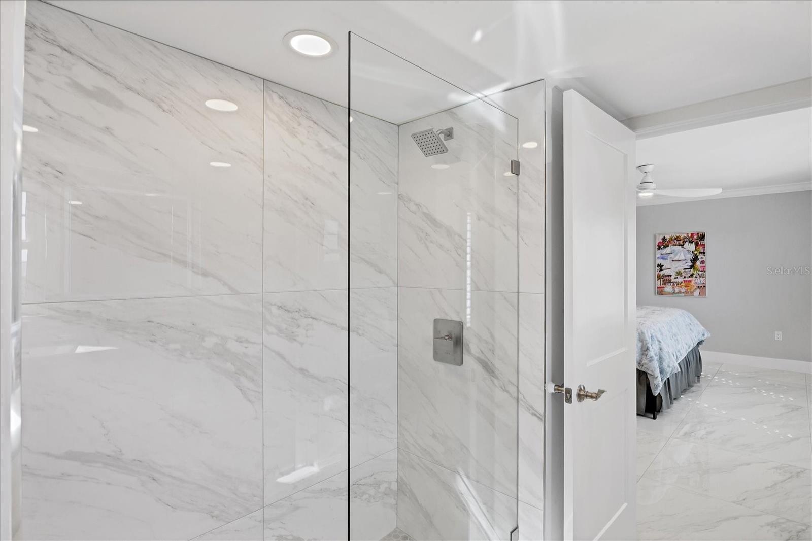 Image 21 of 39 For 555 Gulfstream Avenue 1401
